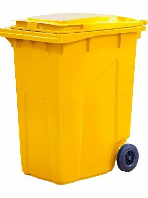 желтый мусорный бак с крышкой желтый